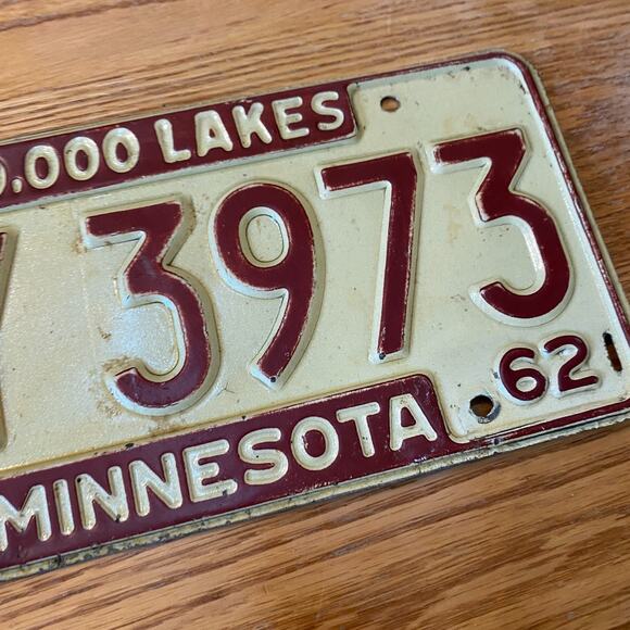 Vtg. 1962 Minnesota License Plate "4Y 3973" Land of 10,000 Lakes Man Cave Decor - Picture 3 of 5